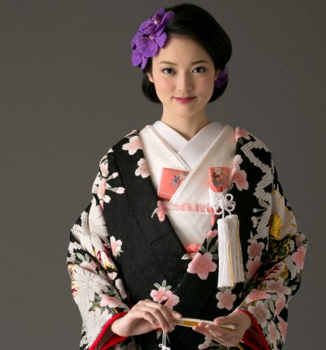 色打掛髪型 振袖や袴 ドレスによく似合うお花ヘッドアクセの最旬