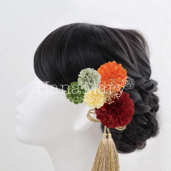 黒髪に合うタッセルスタイル