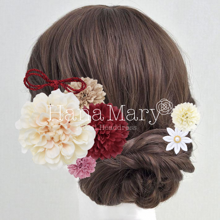 ダリアとピンポンマムと紐飾り