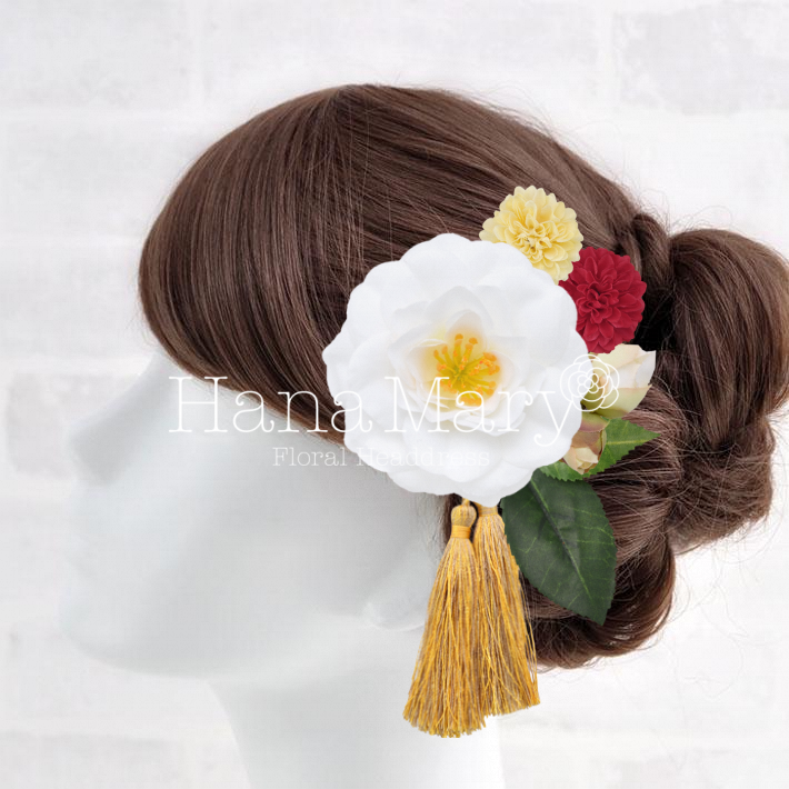 【古典】雪椿とピンポンマム