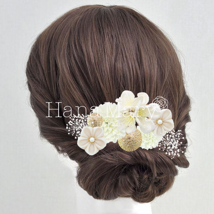 小さい花で清楚に