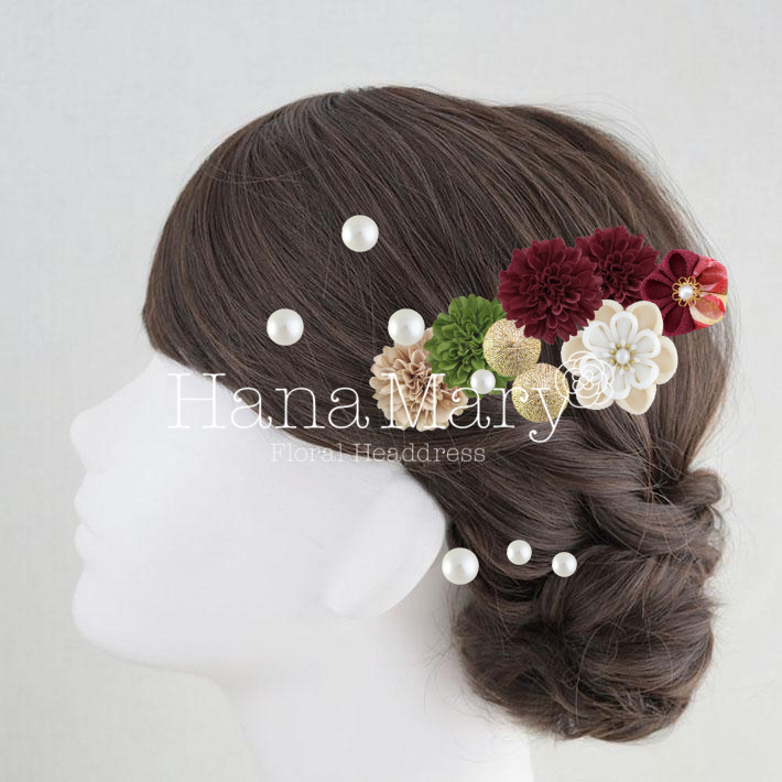 えんじの袴と深緑の振袖に合わせる髪飾り