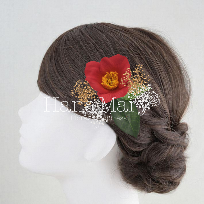 椿とかすみ草の髪飾り