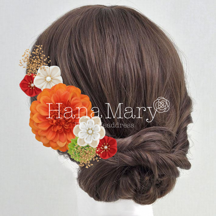大きなジニアとつまみ細工の髪飾り