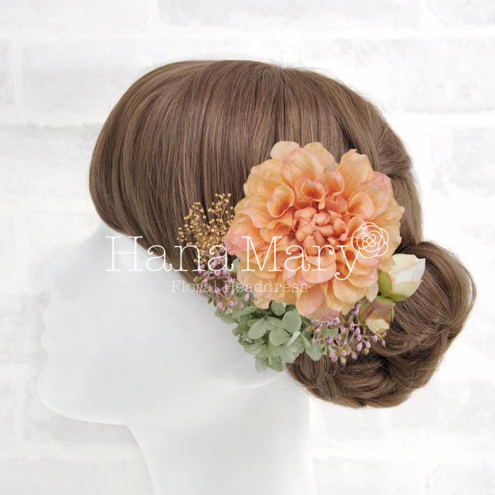 ピーチダリアとつぼみ