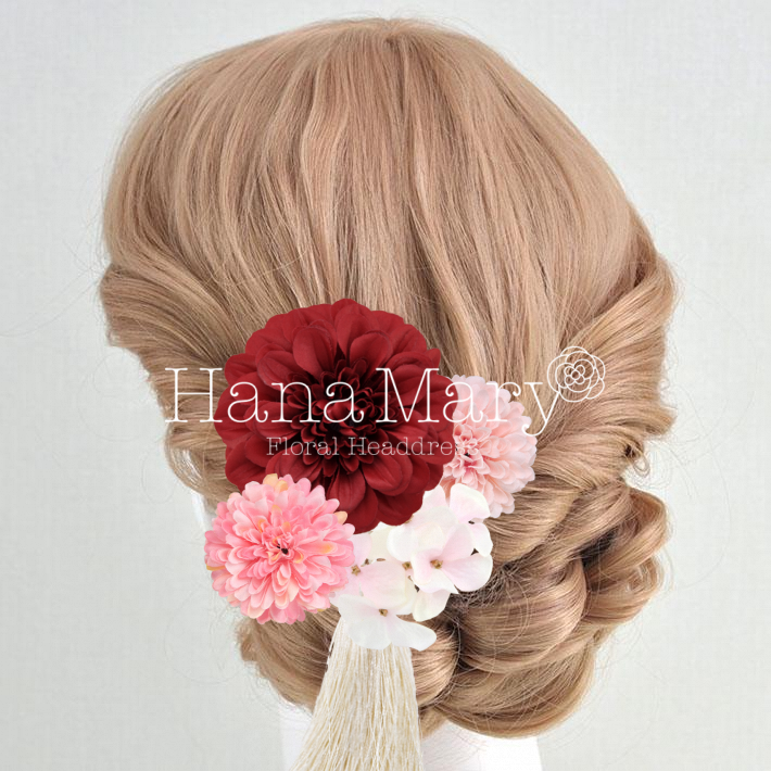 白を基調に華やかなアレンジ