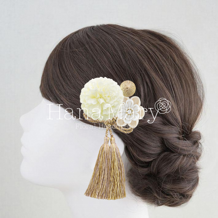 つまみ細工とホワイトシャンパンゴールド