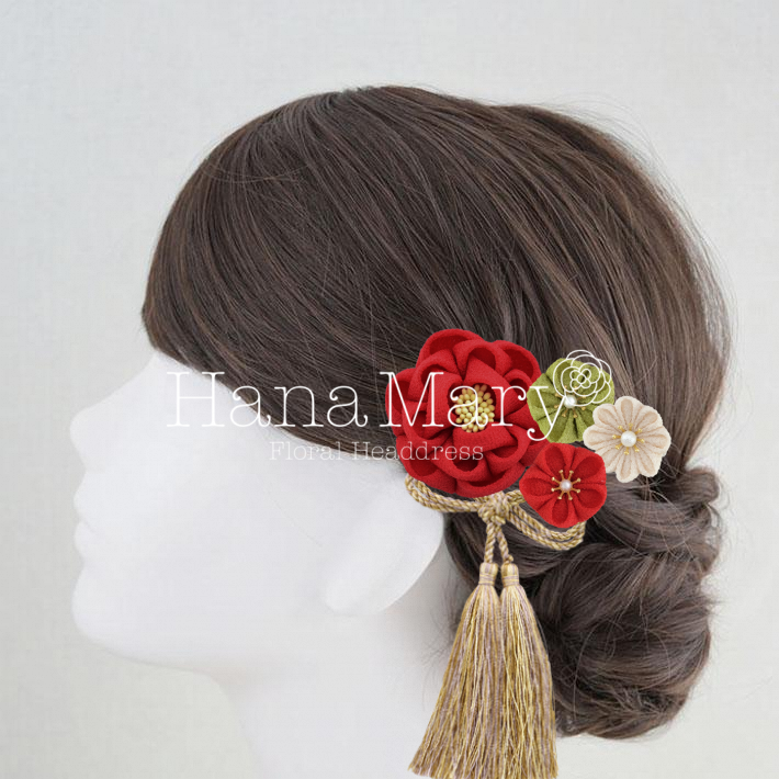 椿とタッセルの髪飾り