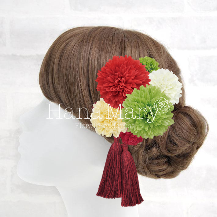 赤の振袖にぴったりな髪飾り