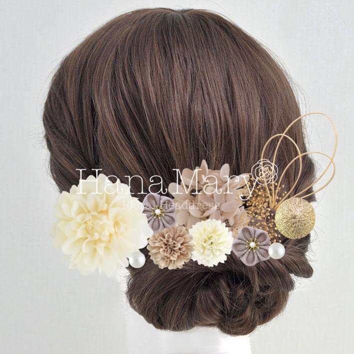 和装にもドレスにも。金箔をアレンジに加えて完成！