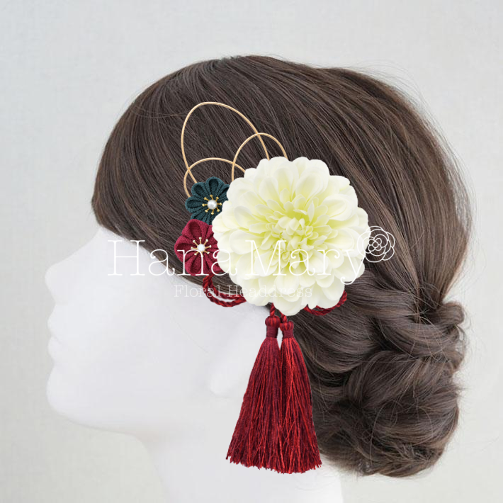 大きなジニアとつまみ細工