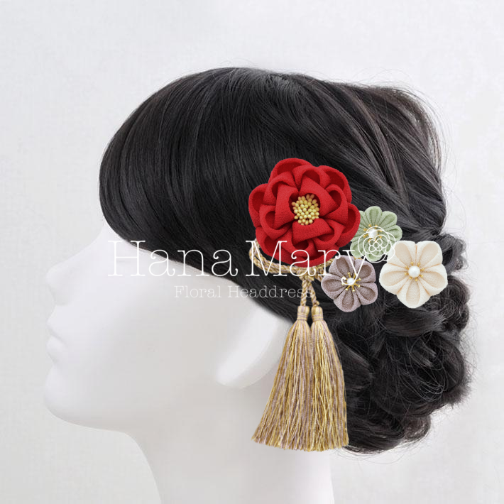 赤い椿と白の着物の髪飾り