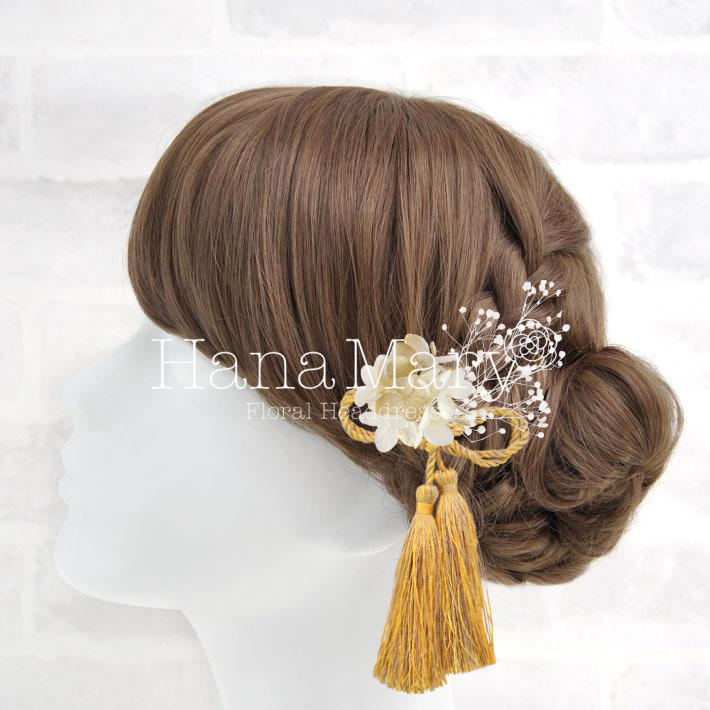 小さなアジサイとタッセル