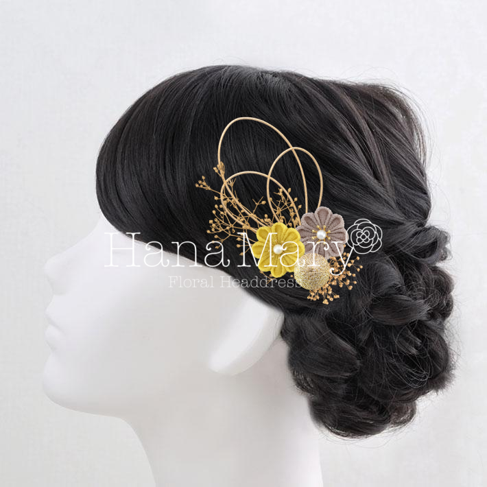 黄灰のつまみ細工とゴールド