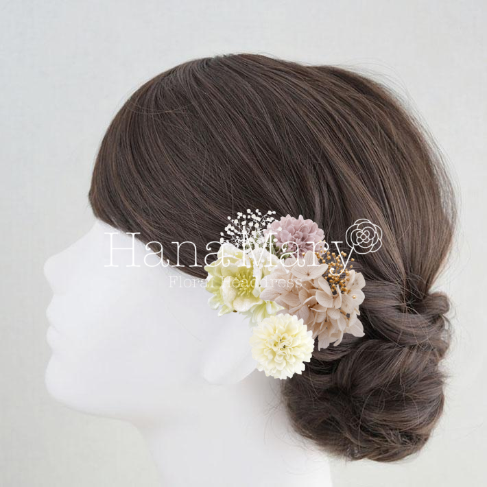 薄ピンクの髪飾り