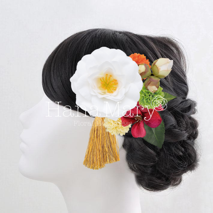 白牡丹の華やか髪飾り