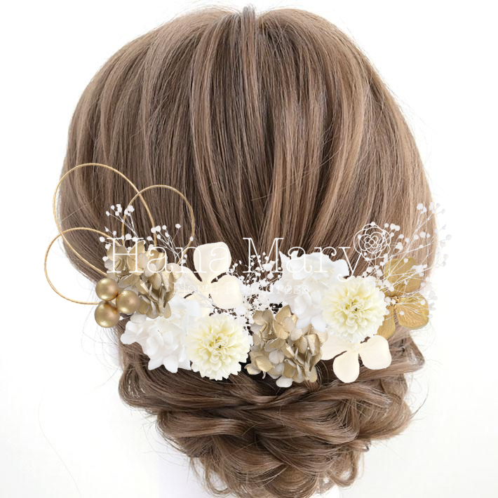 ホワイトとゴールドの華やか小花