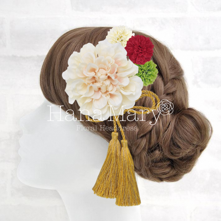 白のダリアにピンポンマム