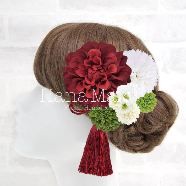 真紅のダリアと純白のブロッサム