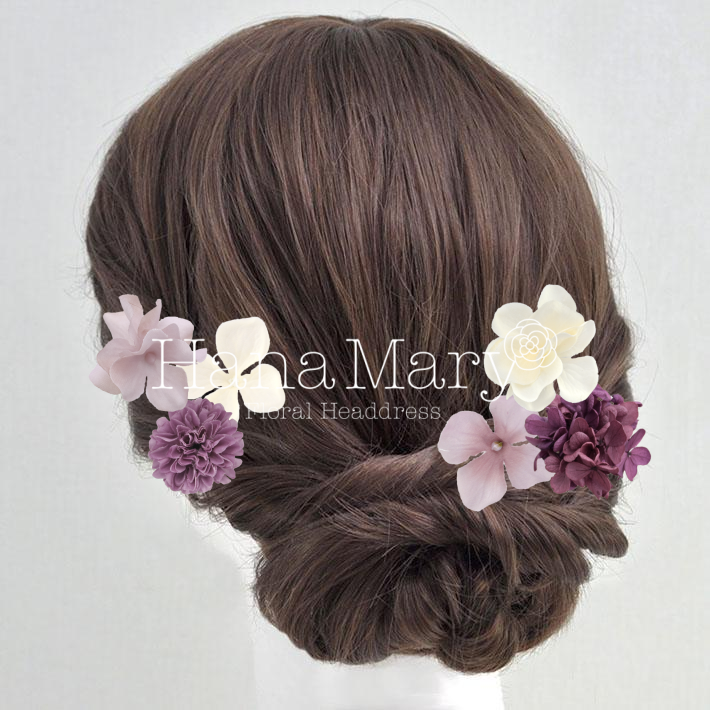 落ち着いたパープルの飾り