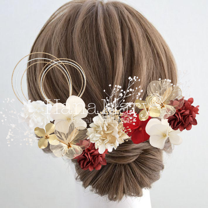 華やかにゴールドフラワーで飾って