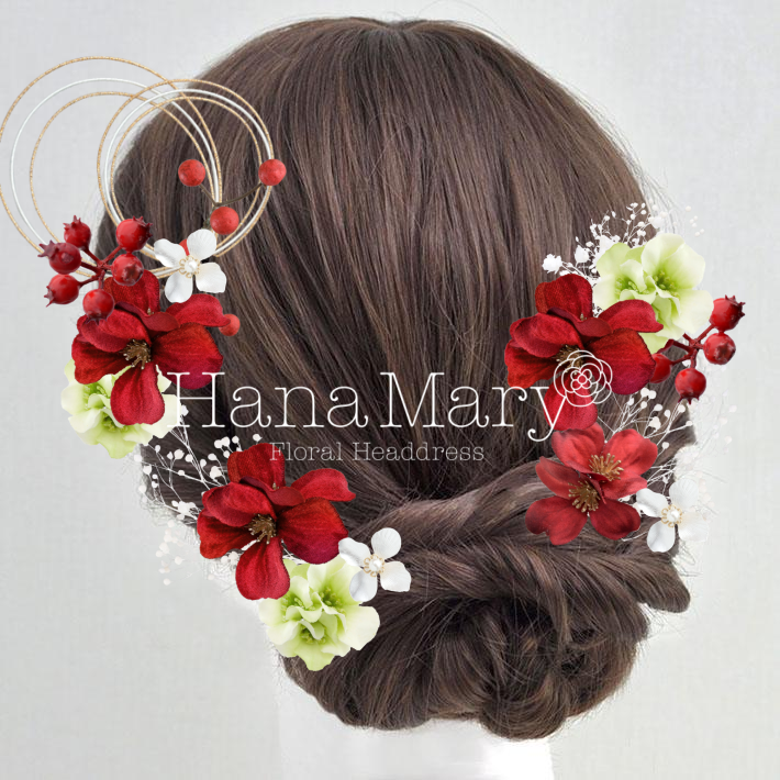 赤ハナミズキ+淡緑+苺の花っぽいの