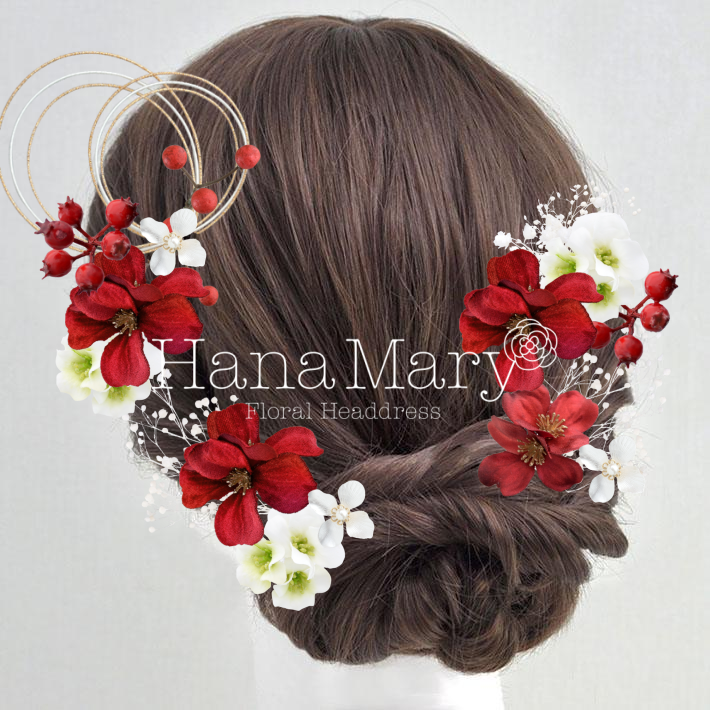 赤ハナミズキ+淡緑+苺の花っぽいの