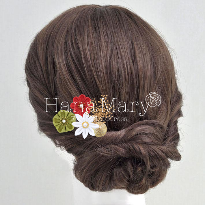 小さなつまみ細工の髪飾り