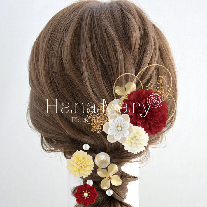 ピンポンマムとつまみ細工の紅白飾り　編みおろし