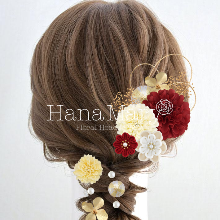 ピンポンマムとつまみ細工の紅白飾り　編みおろし