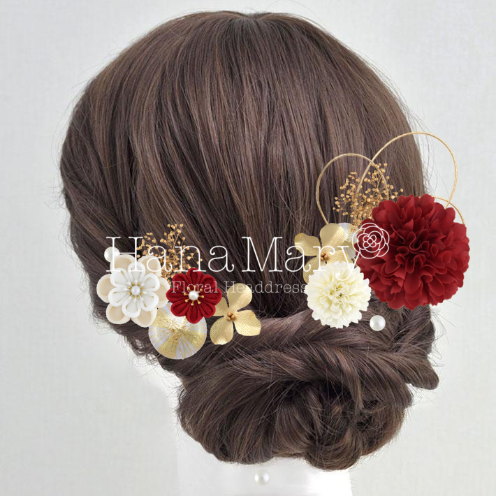 ピンポンマムとつまみ細工の紅白飾り　まとめ髪