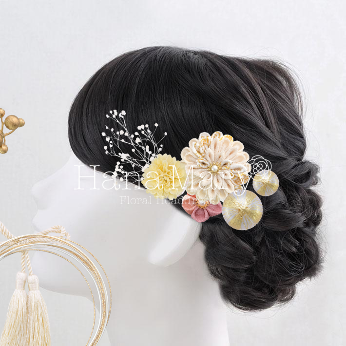 薄ピンクの黄色マムアレンジ